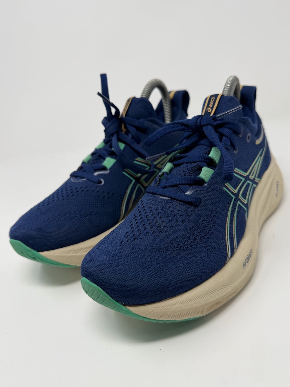 Women’s ASICS Gel-Nimbus 26 Navy and Mint Green Sneakers Sz.6